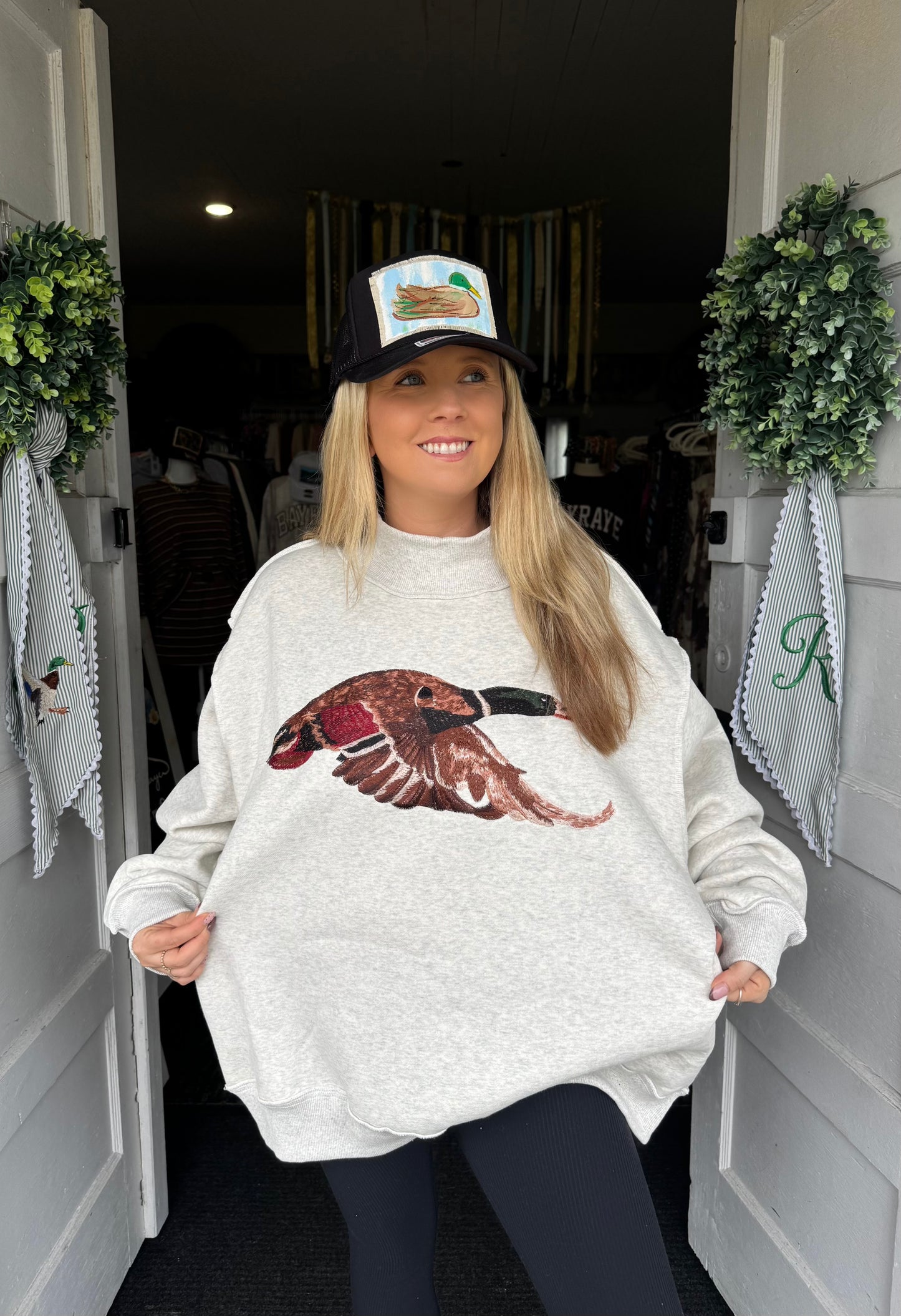 EMBROIDERED MALLARD MOCKNECK IN GREY