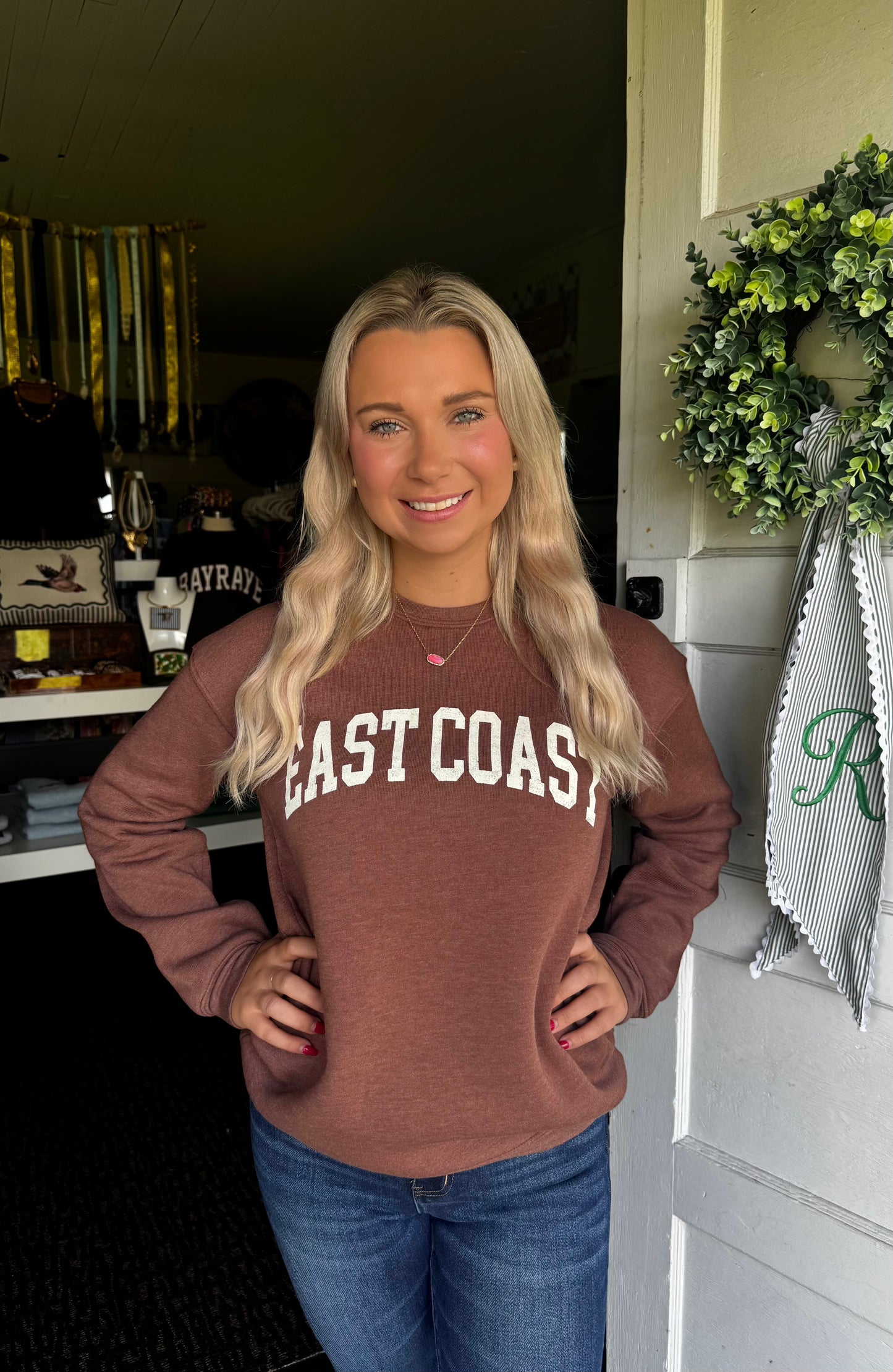 EAST COAST CREWNECK IN CHOCOLATE BROWN