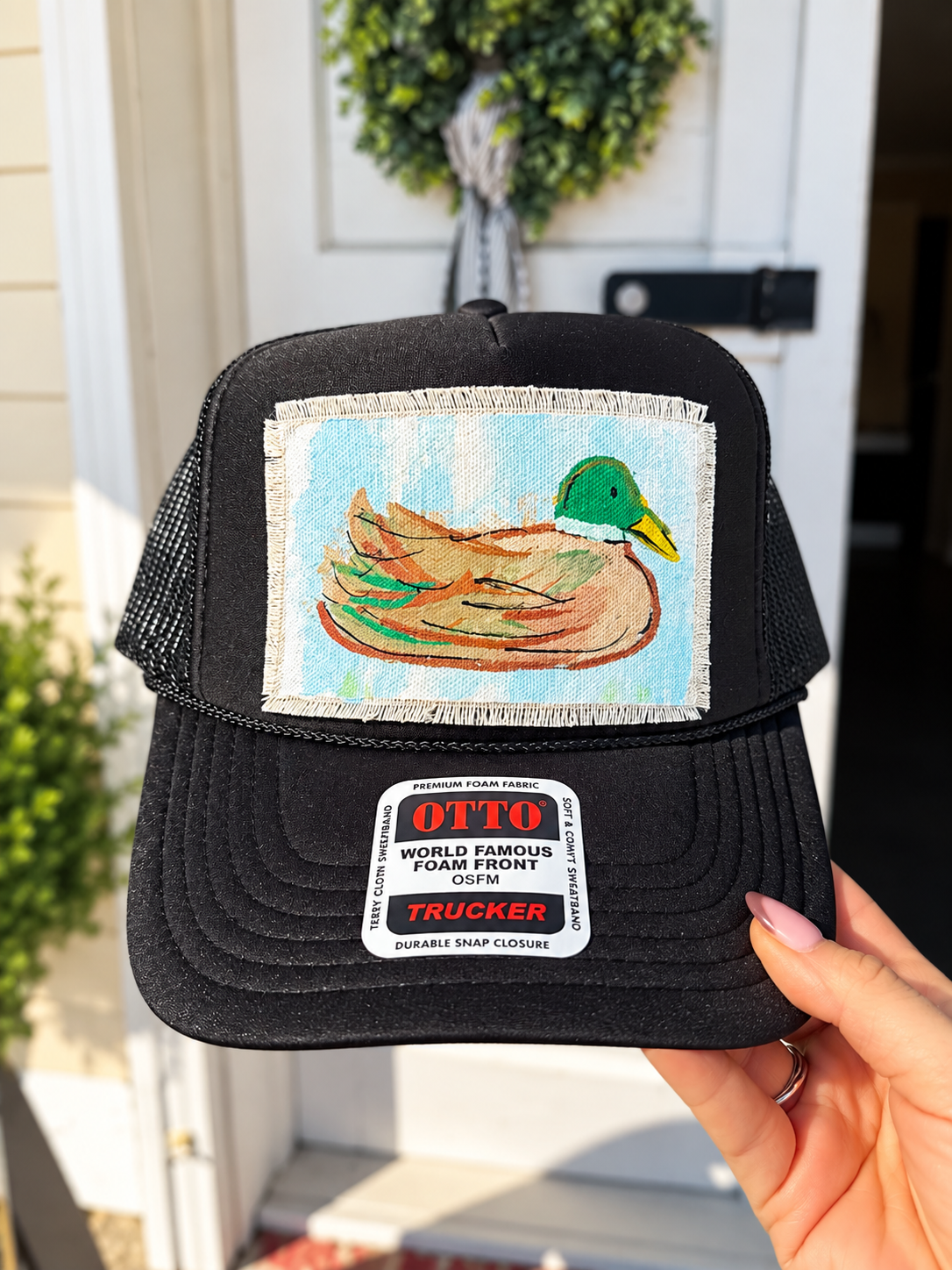 BLACK MALLARD TRUCKER HAT