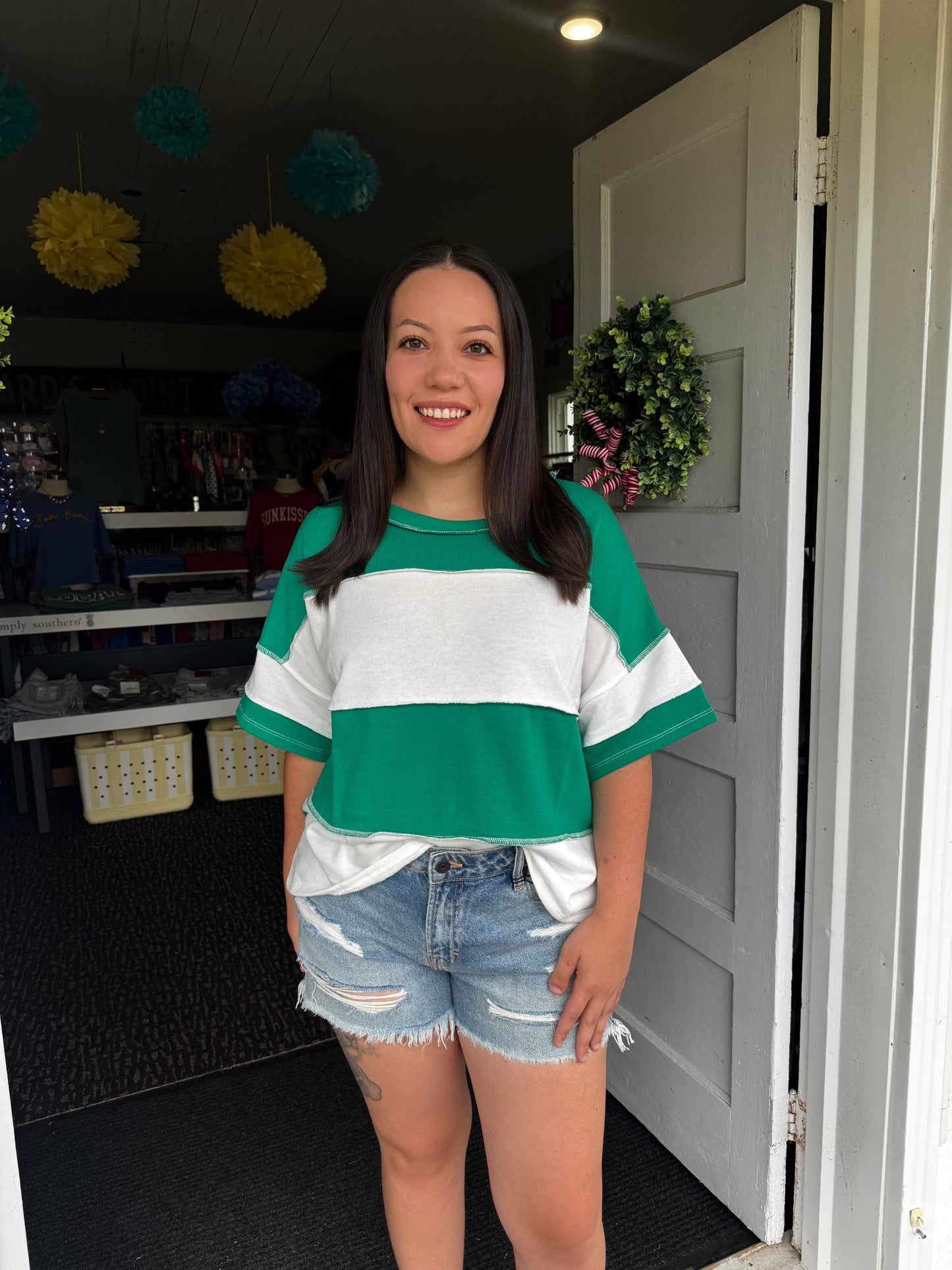 STRIPE STAPLE TOP IN KELLY GREEN