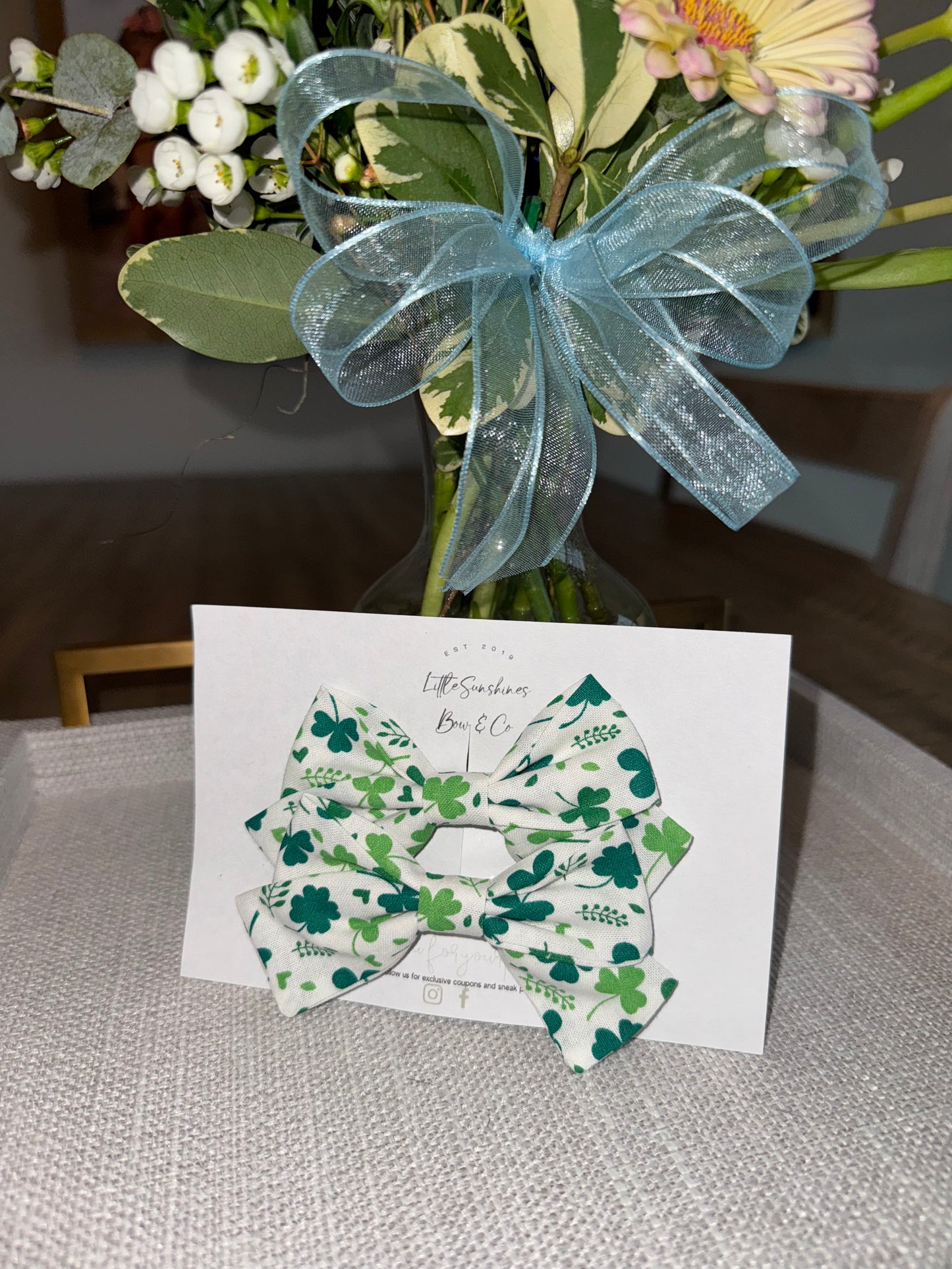 White Clovers Pigtail Set