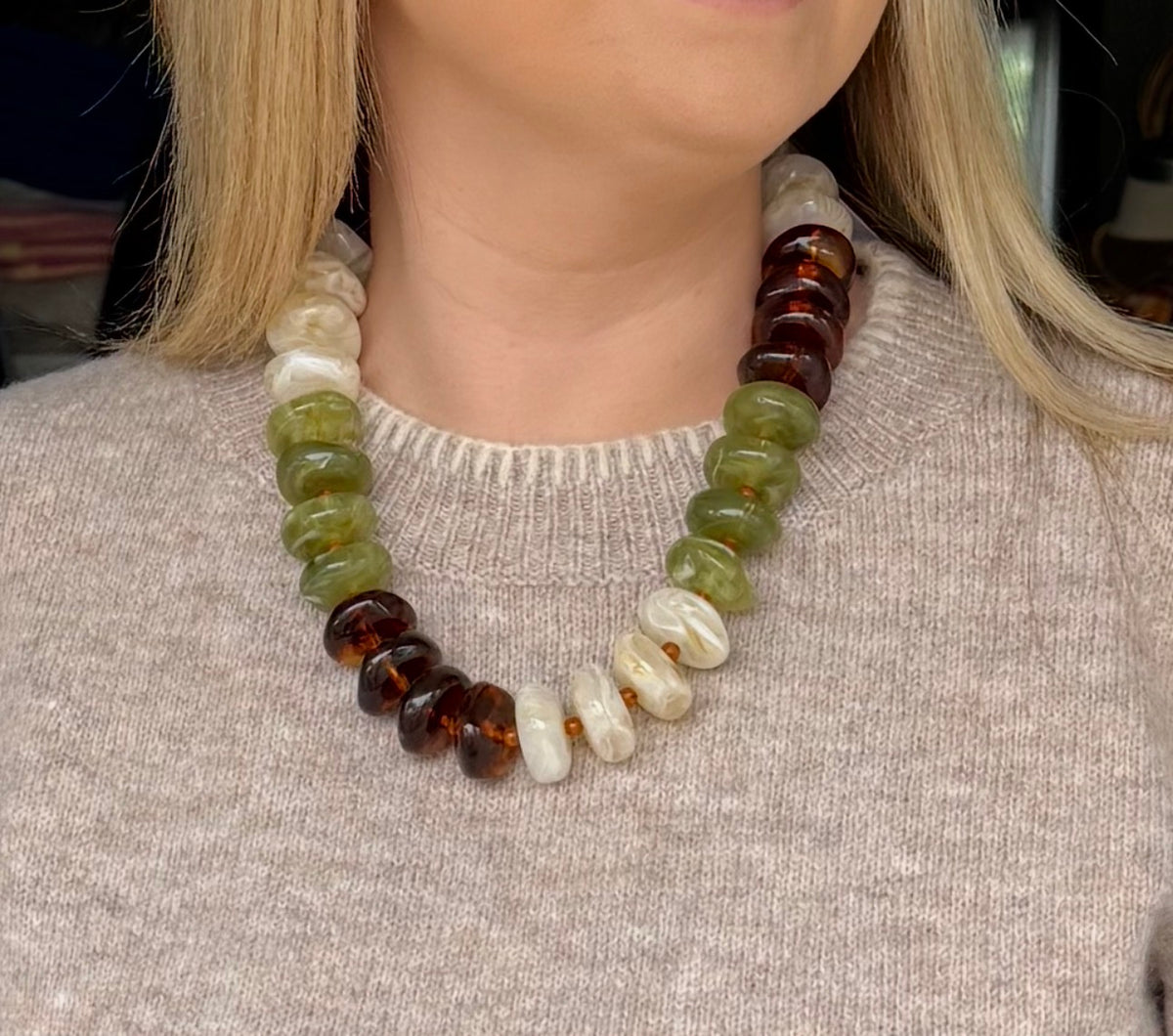 BEADED NECKLACE (GREEN/BROWN/TAN)