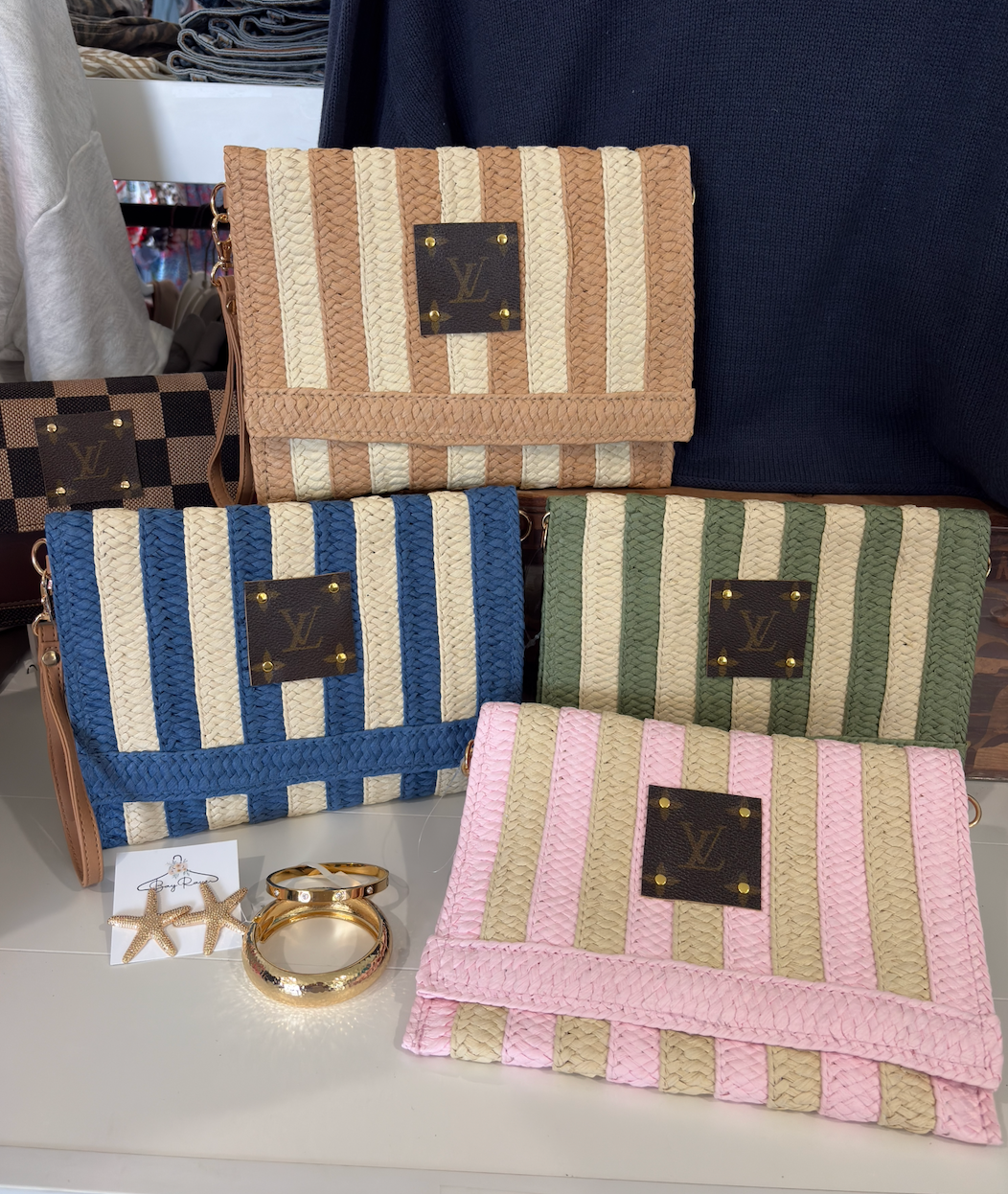 UPCYCLED STRAW WRISTLET/CROSSBODY IN BEIGE