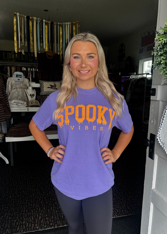 SPOOKY VIBES TEE