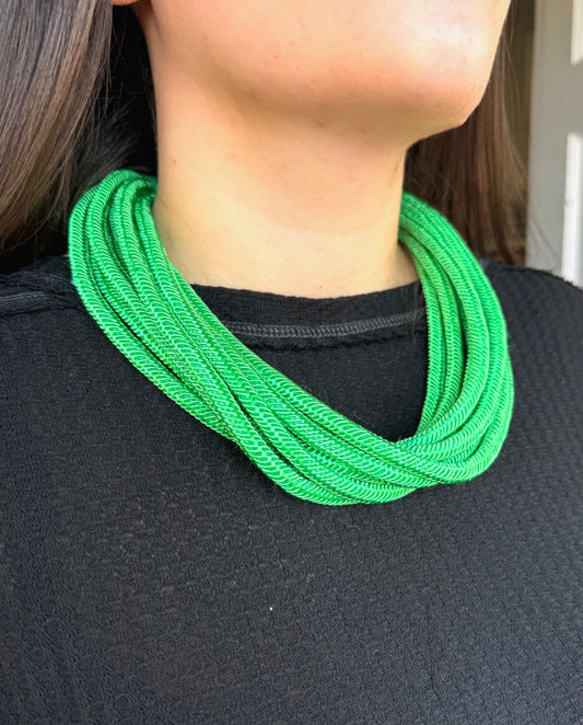 SLUB CLUB NECKLACE IN KELLY GREEN