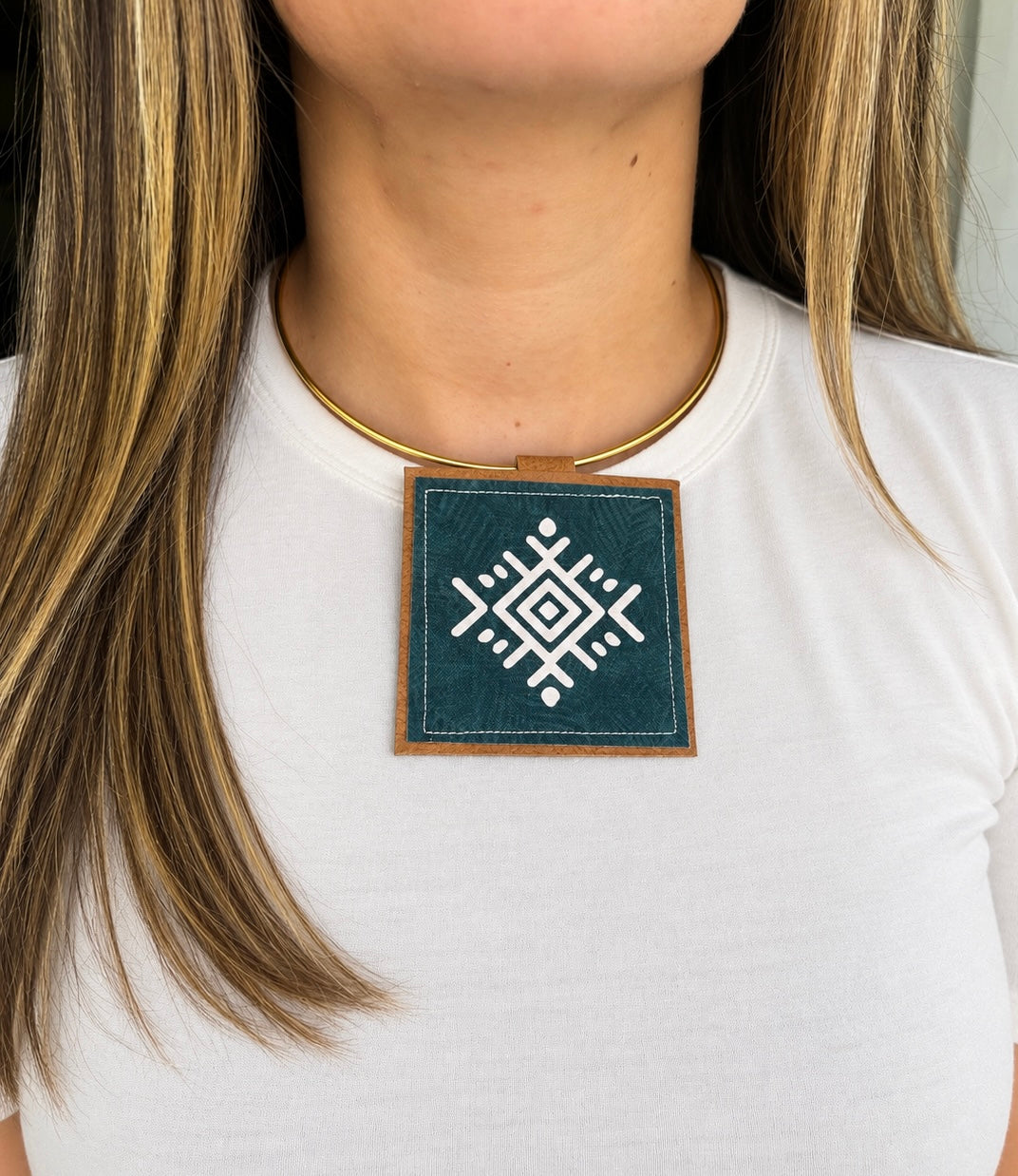 ABSTRACT PENDANT NECKLACE