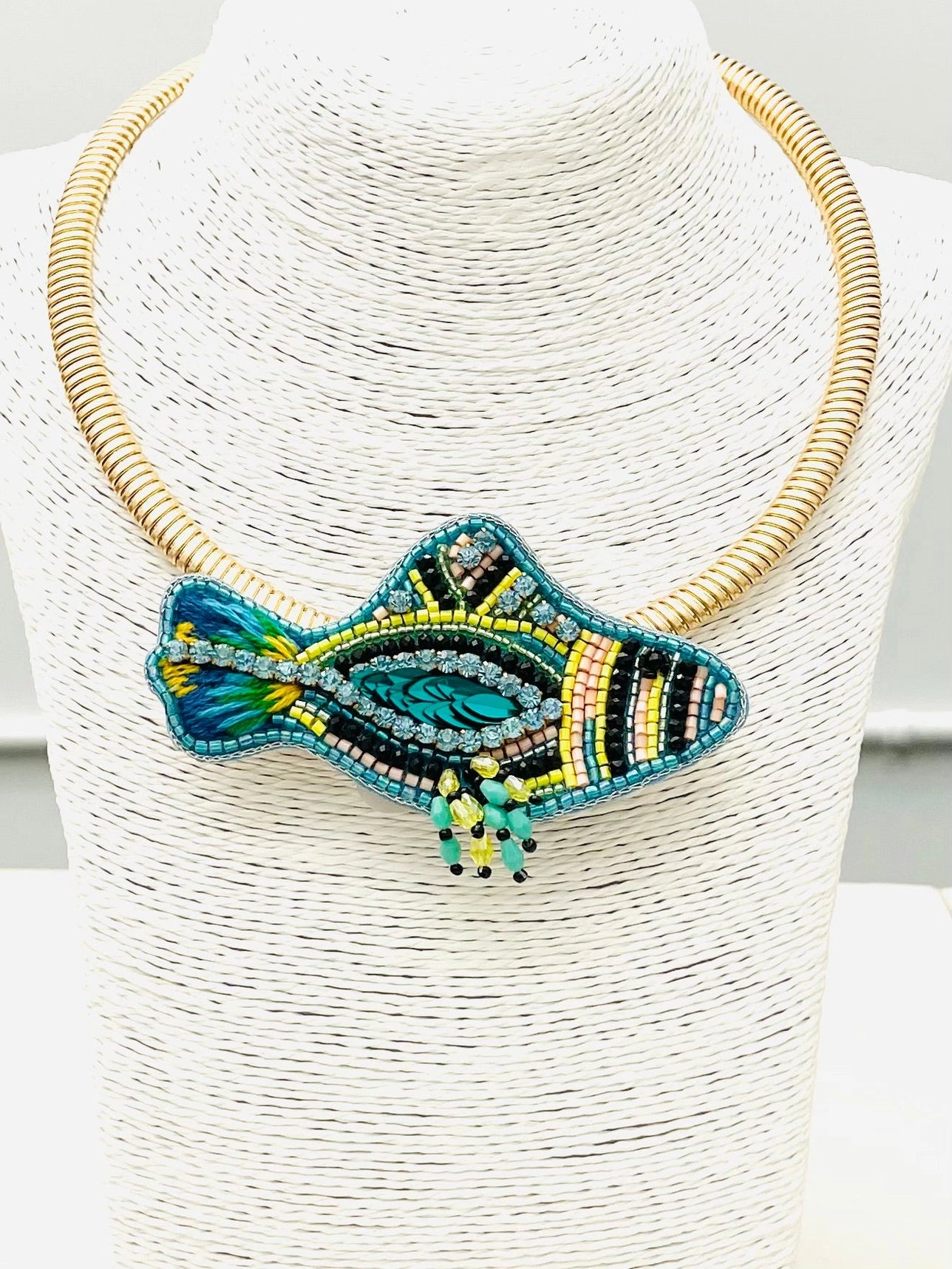 SASSY FISH NECKLACE