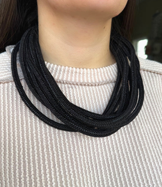 SLUB CLUB NECKLACE IN BLACK