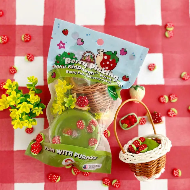BERRY PICKING MINI PLAY PACK