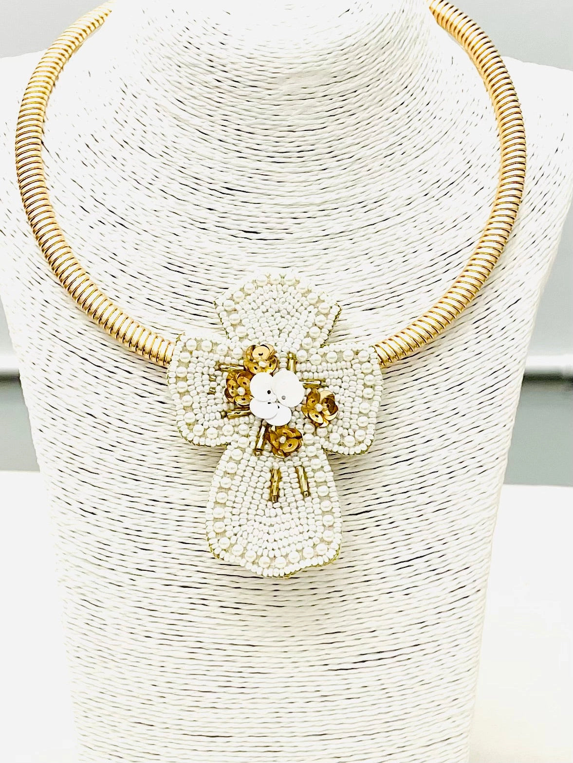 CROSS NECKLACE