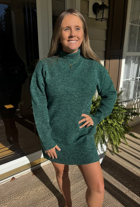 CABIN COZY DRESS IN GREEN