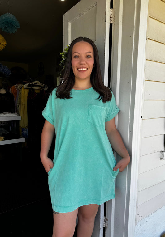 EASY DAYS T-SHIRT DRESS IN MINT