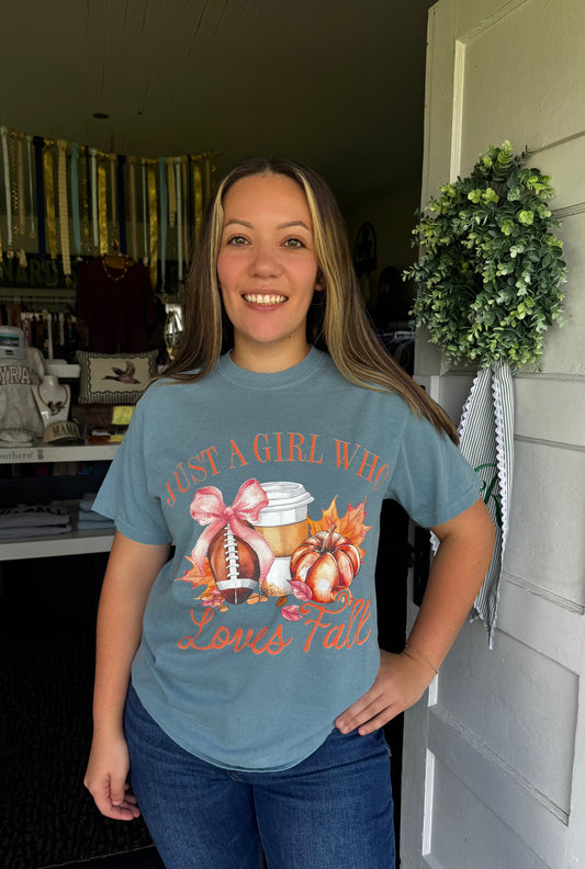 JUST A GIRL WHO LOVES FALL TEE