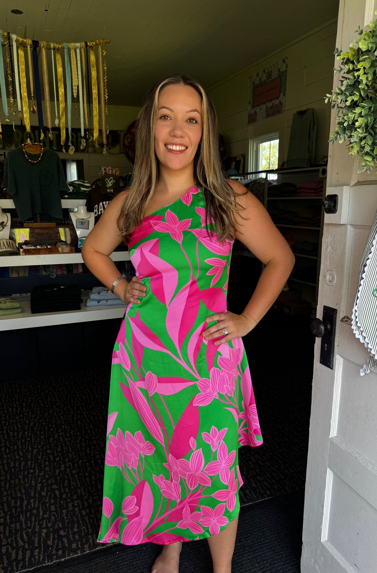 MAKE AN ENTRANCE ASYMMETRICAL DRESS