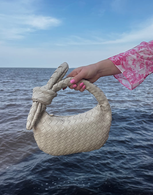 SOHO KNOT BAG IN OATMILK