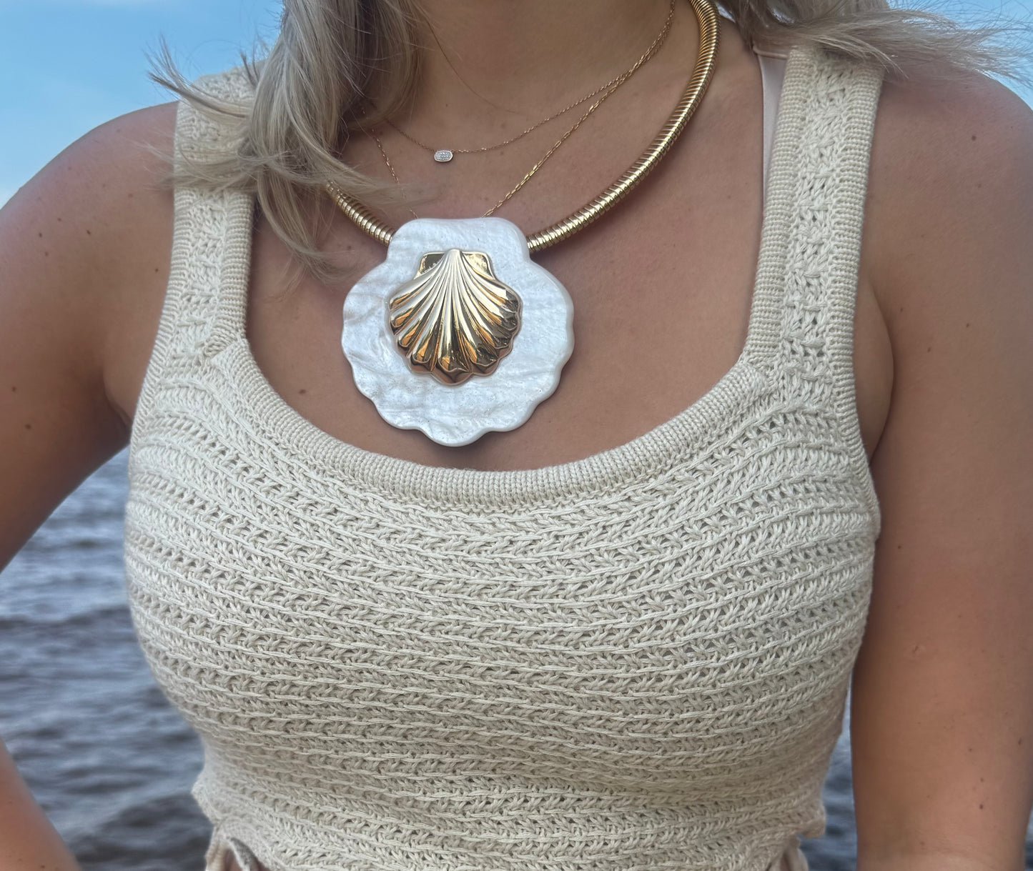 SEASHELL STATEMENT NECKLACE