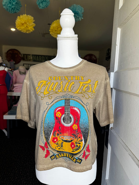 COUNTRY MUSIC FEST CROPPED TEE - SIZE MEDIUM