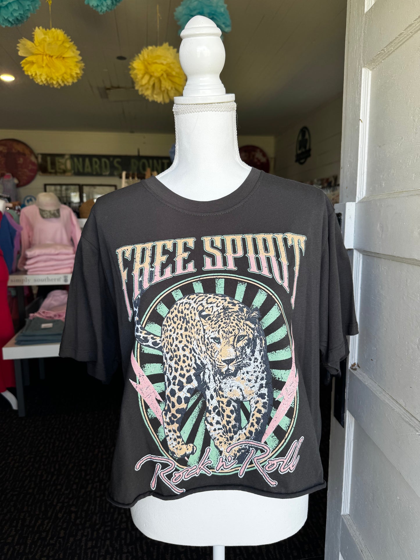 FREE SPIRIT CROPPED TEE - SIZE LARGE