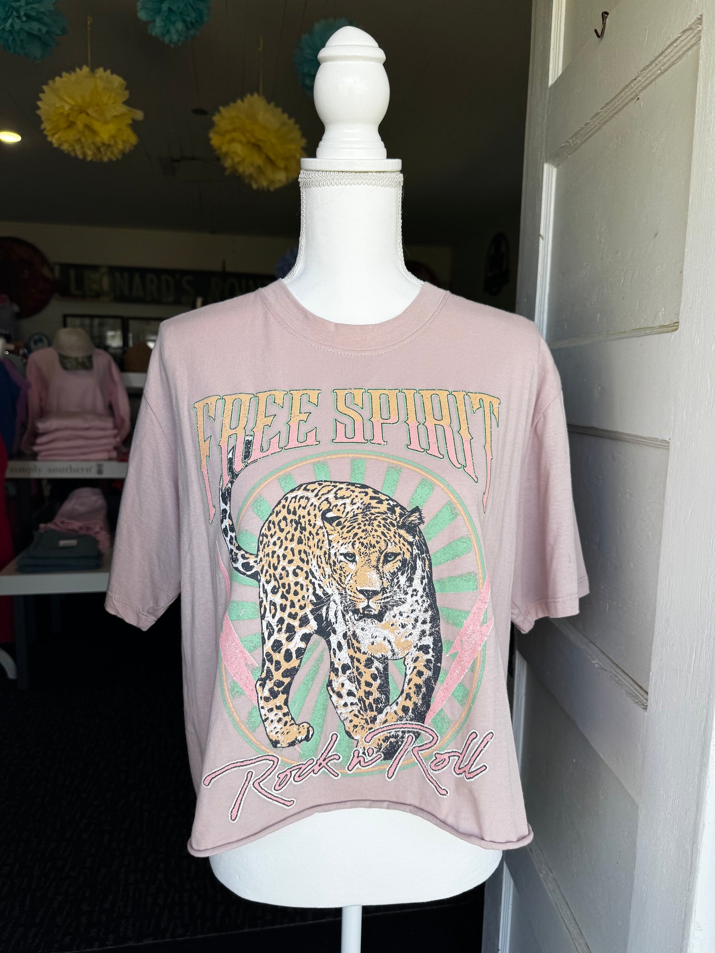 FREE SPIRIT CROPPED TEE - SIZE LARGE