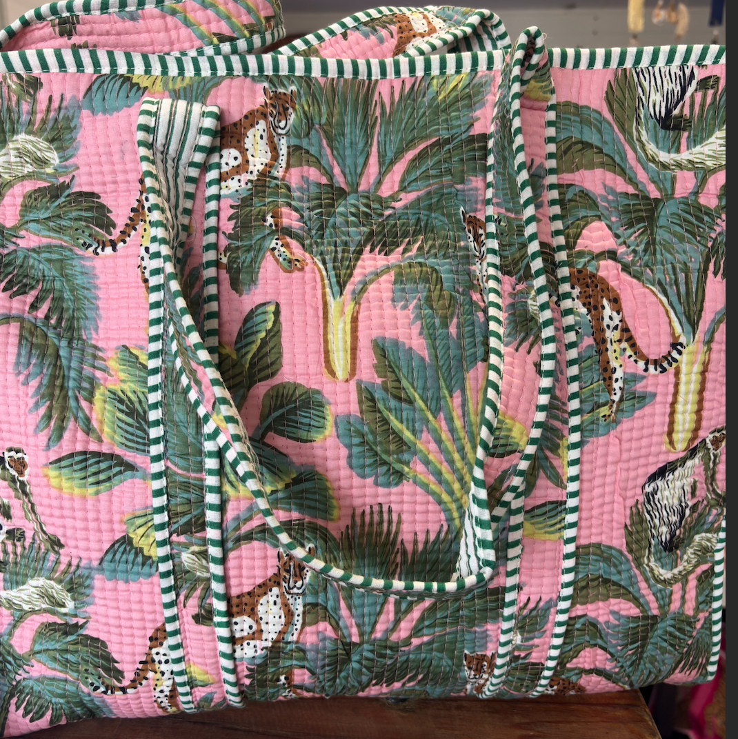 QUILTED TOTE - PINK JUNGLE