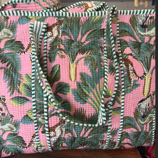 QUILTED TOTE - PINK JUNGLE