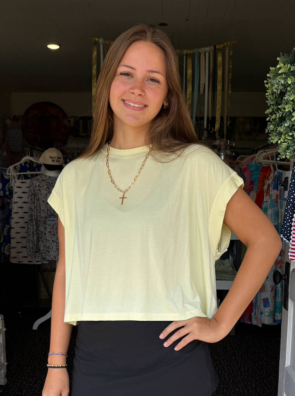 BREEZY BACK TEE IN YELLOW