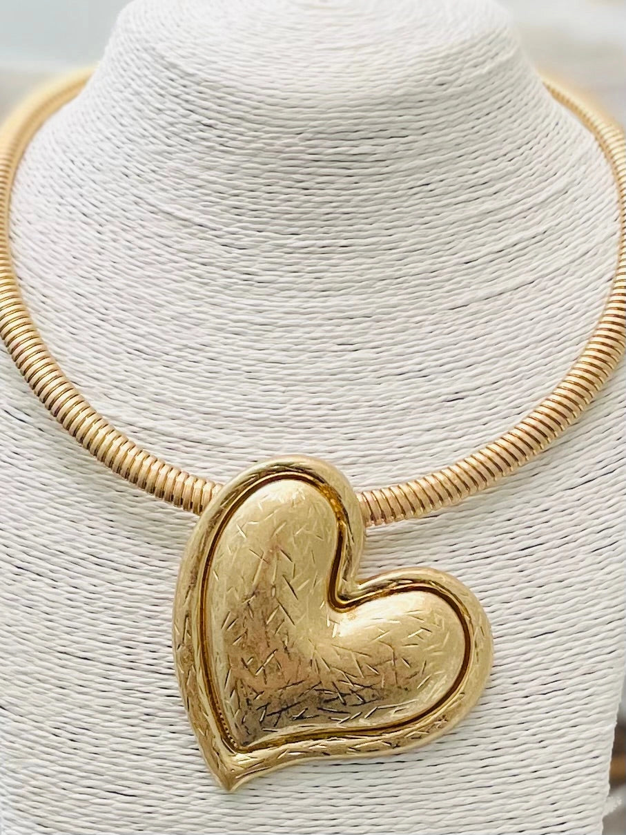 STATEMENT HEART CHOKER